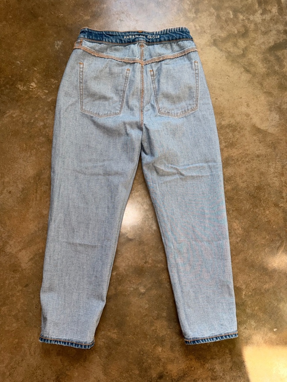 American Eagle Mom Straight Jean - Size 6 Short - Picture 7 of 9